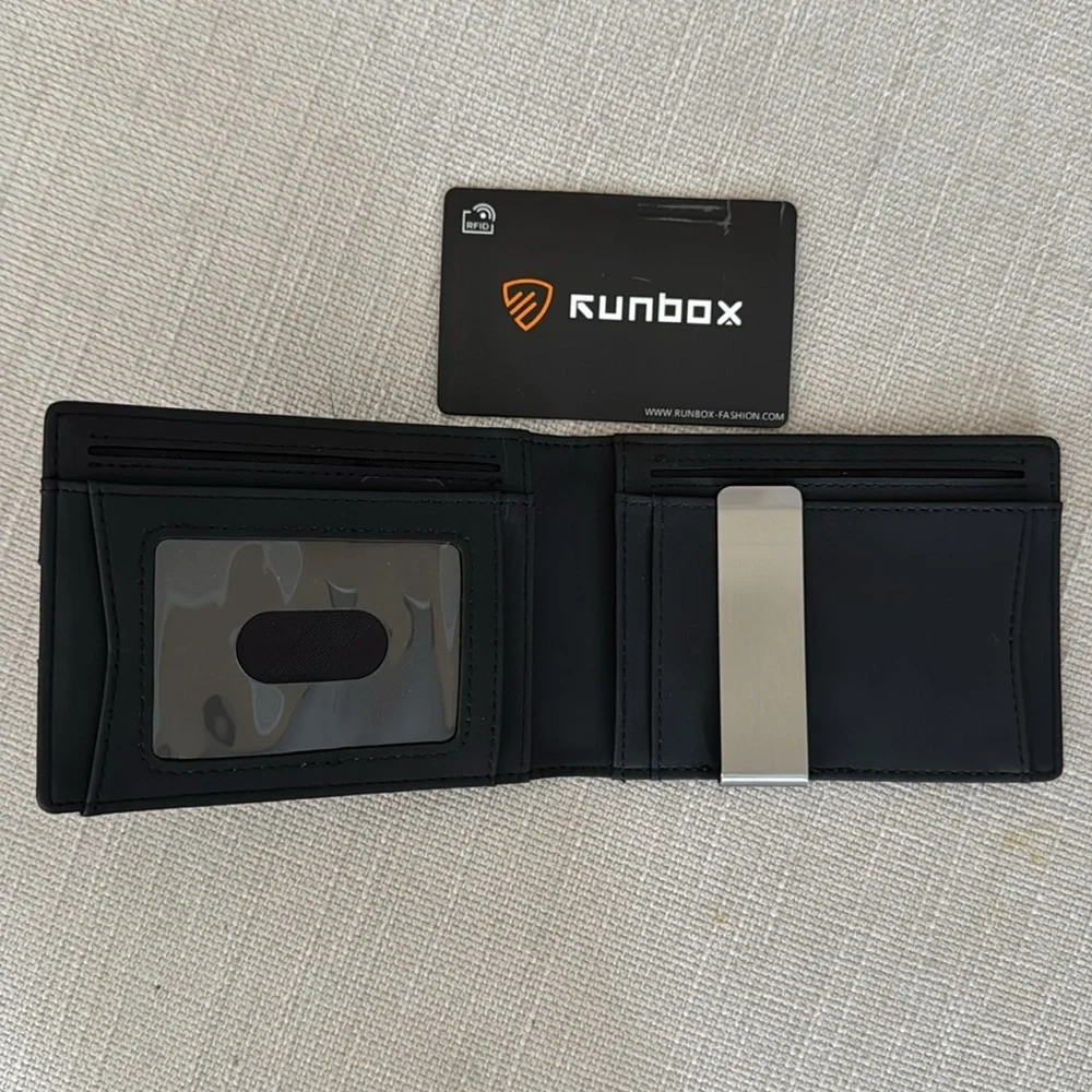Runbox Wallet for Men. Has RDIF protection. With money clip to hold‎ bills.